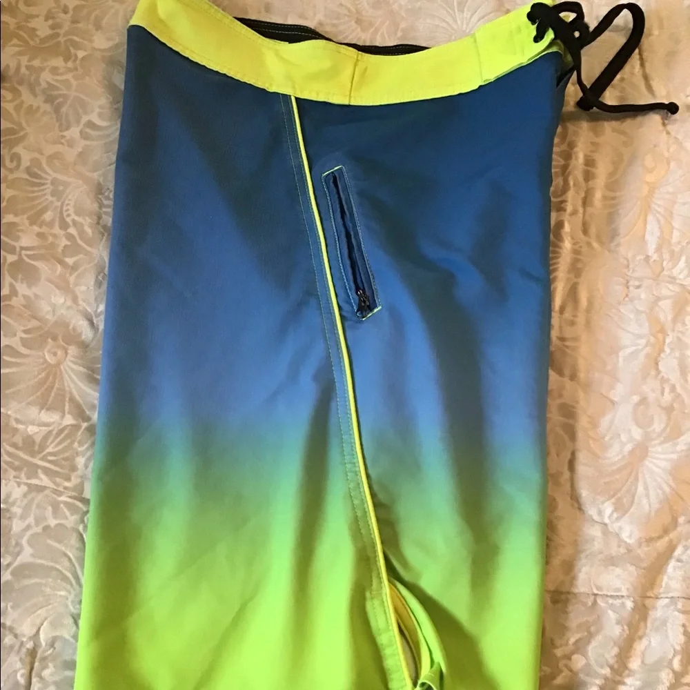 Us Apparel ocean stretch 32 board shorts blue green bright nice on board…
